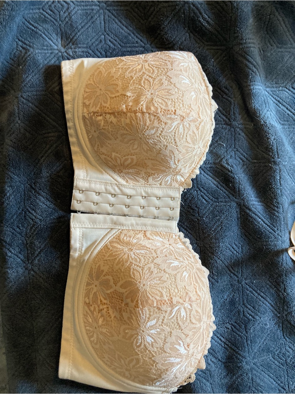 SHEIN Lace Strapless Bra in Nude Beige